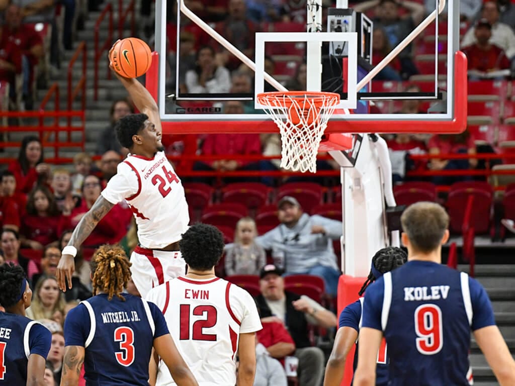 Razorbacks Overwhelm Jackson State with Season Best Scoring and a Barrage of Dunks