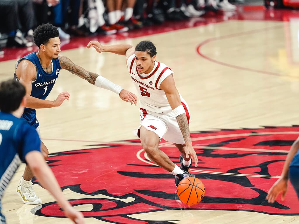 Razorbacks Cruise at Home, Leaving Little Doubt Against Queens