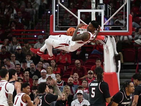 Arkansas Regains Its Edge in Convincing Victory Against South Carolina